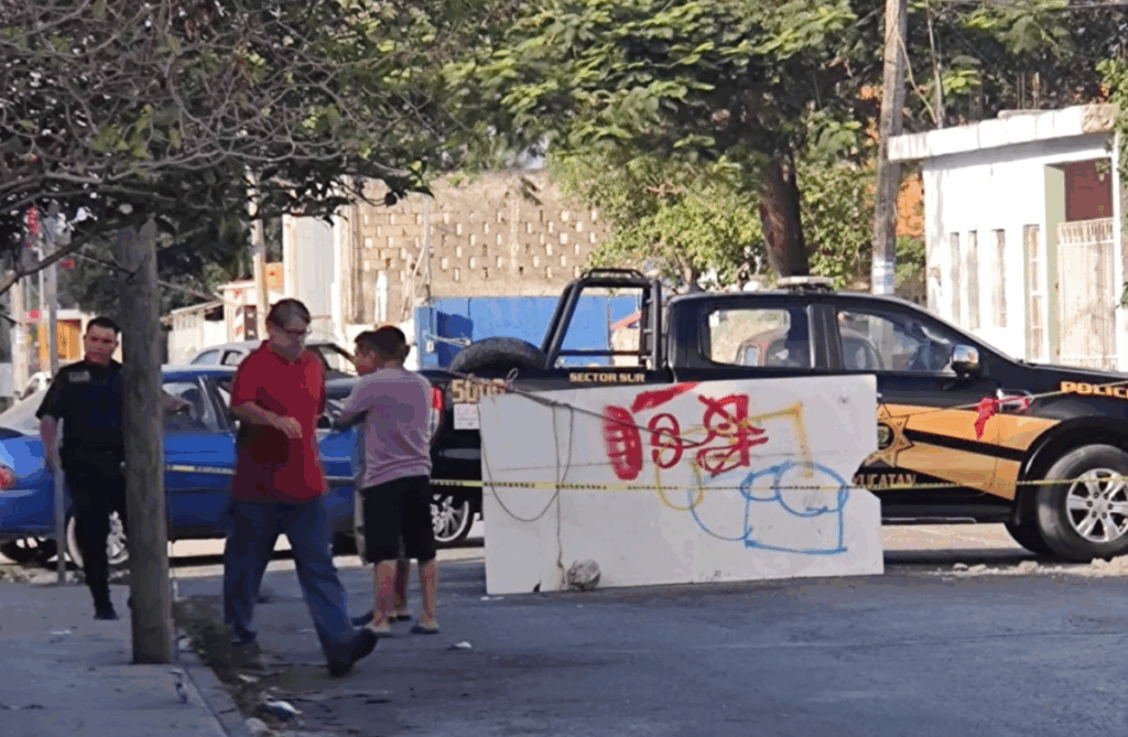 ¡Basta de apagones! Vecinos del sur de Mérida bloquean calles y exigen ...